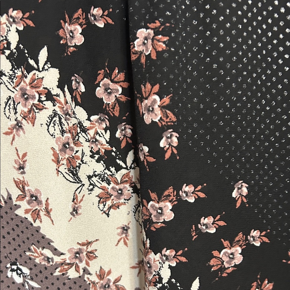 Floral Patterned Women's Top - Picture 5 of 9